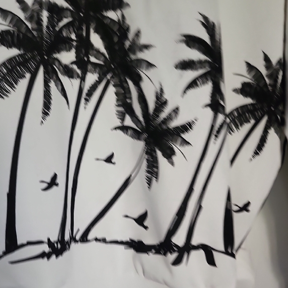 SHEIN White and Black Beach Scene Graphic French Terry Style Sweatshirt NWOT - Picture 7 of 9